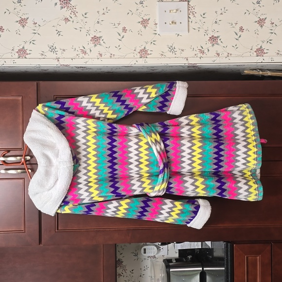 Super Warm & Soft Mid Length Hooded Robe With Pockets & Belt - Picture 2 of 6